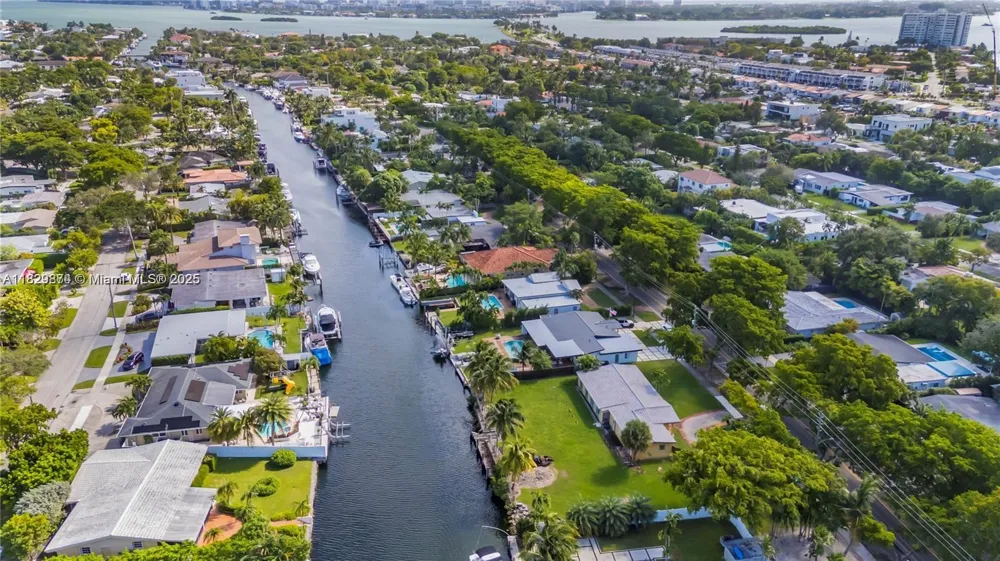1865 KEYSTONE BL North Miami, FL 33181