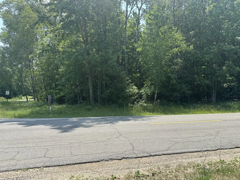 8747 E Kinney Road Branch, MI 49402