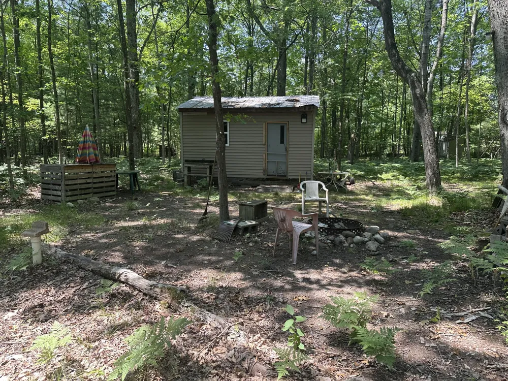 8747 E Kinney Road Branch, MI 49402