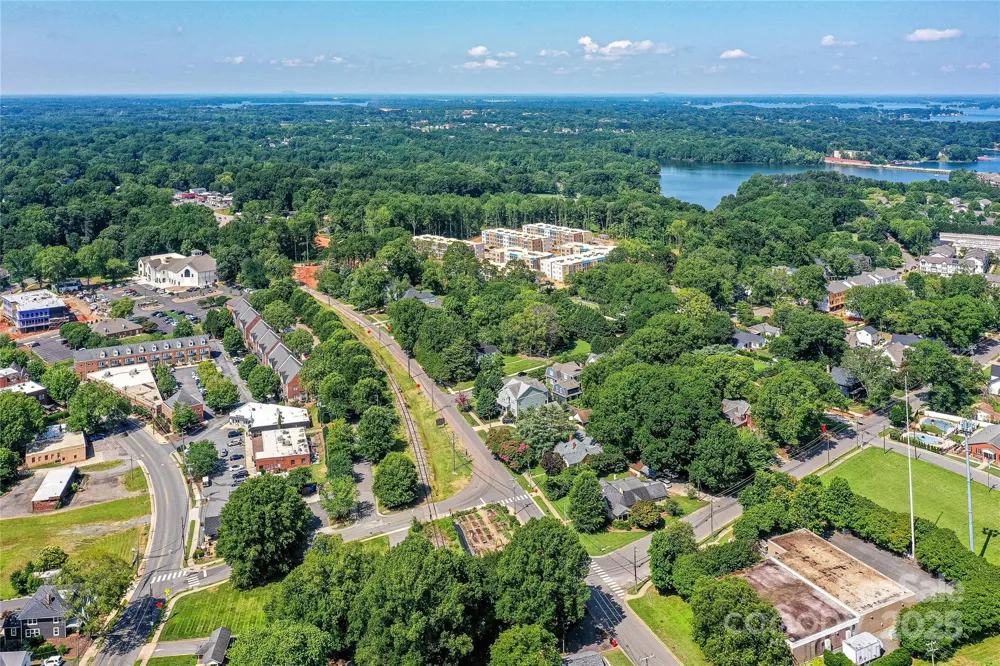 504 Potts Street Davidson, NC 28036