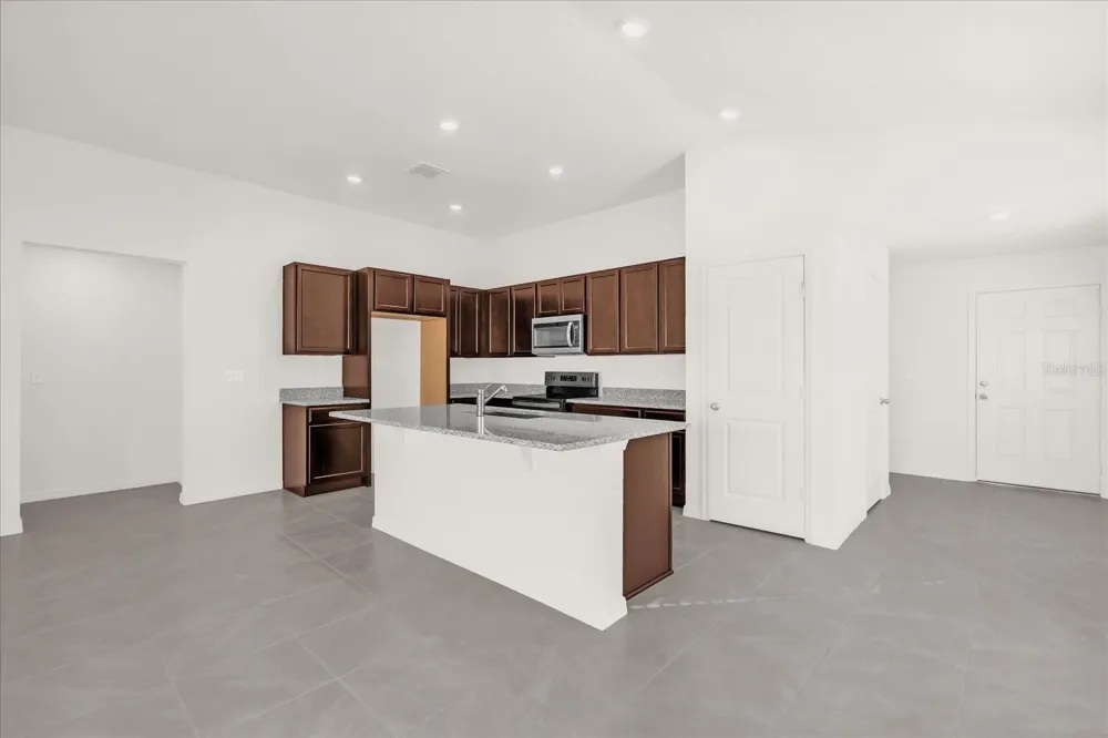 1833 RYAN DRIVE Lake Wales, FL 33859