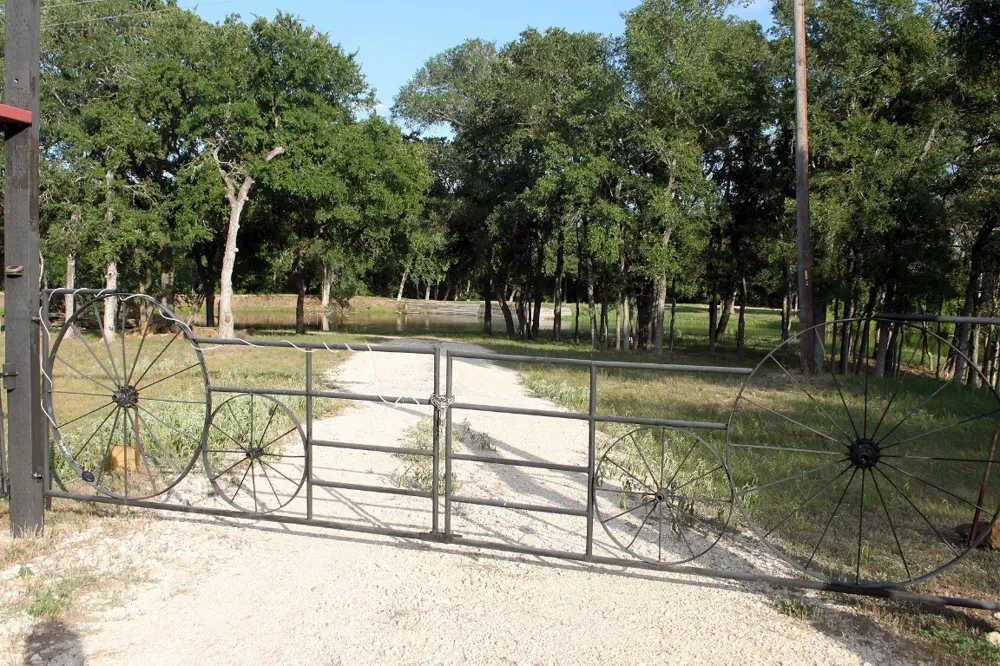 900 Old Lytton Springs Road Lockhart, TX 78644