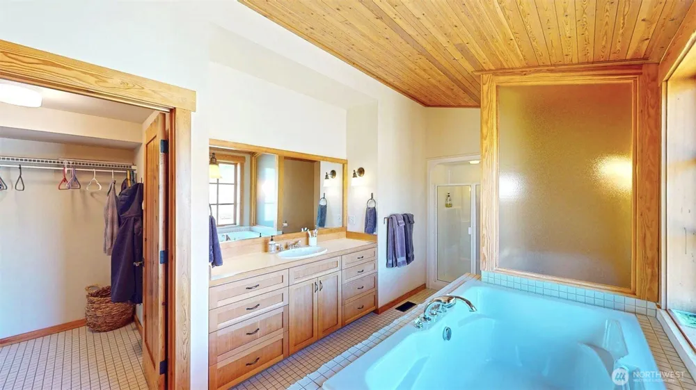156 Poechmann Road Okanogan, WA 98840