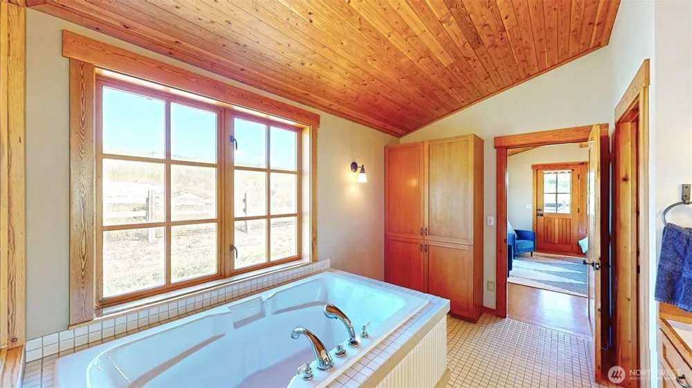 156 Poechmann Road Okanogan, WA 98840