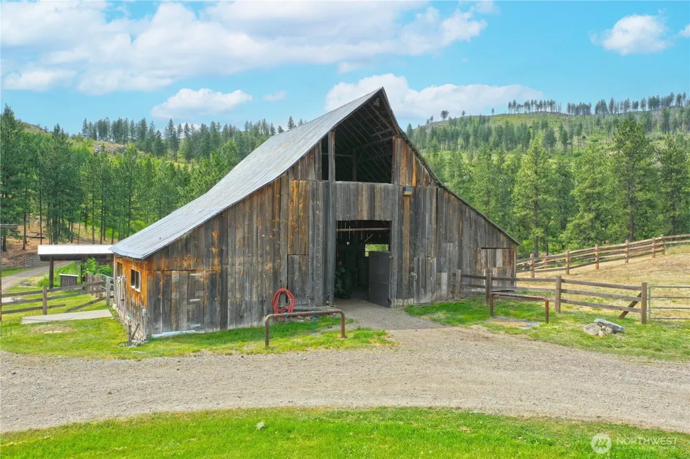 156 Poechmann Road Okanogan, WA 98840