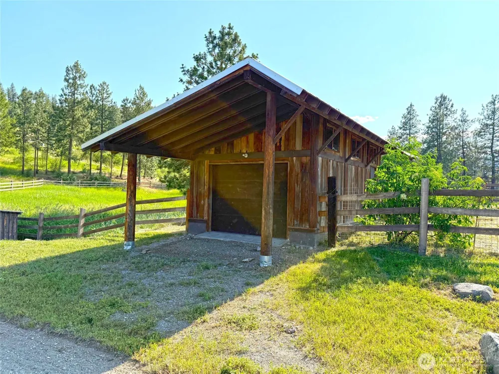 156 Poechmann Road Okanogan, WA 98840