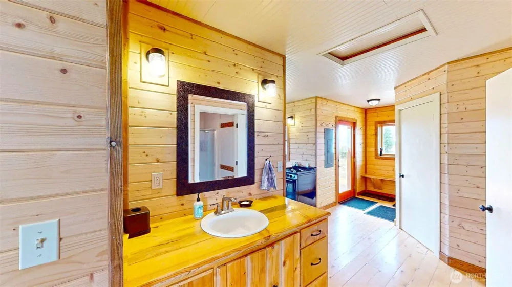 156 Poechmann Road Okanogan, WA 98840
