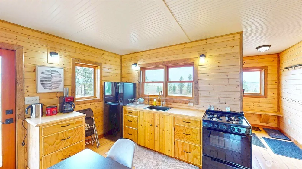 156 Poechmann Road Okanogan, WA 98840