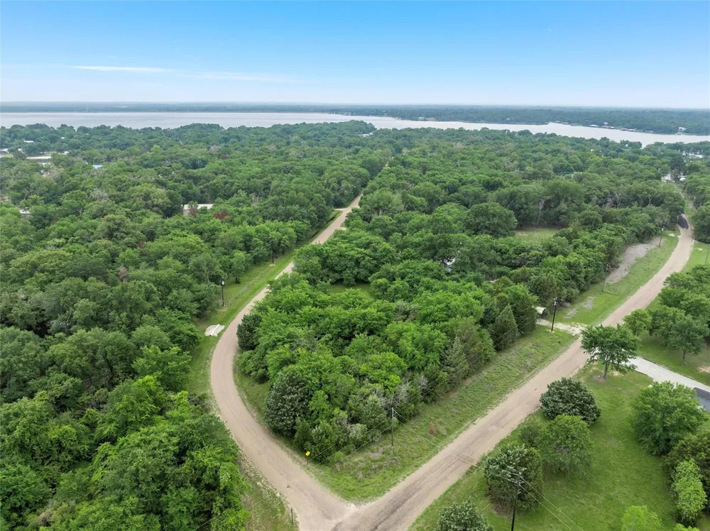 1 Post Oak Loop Thornton, TX 76687