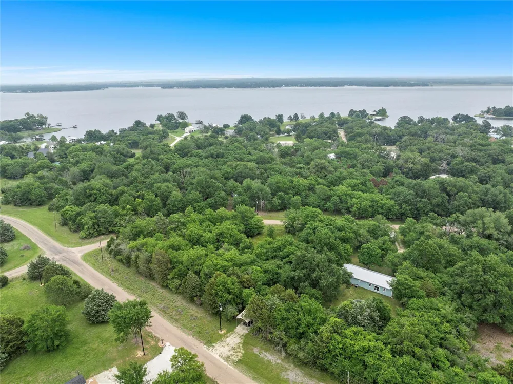 1 Post Oak Loop Thornton, TX 76687