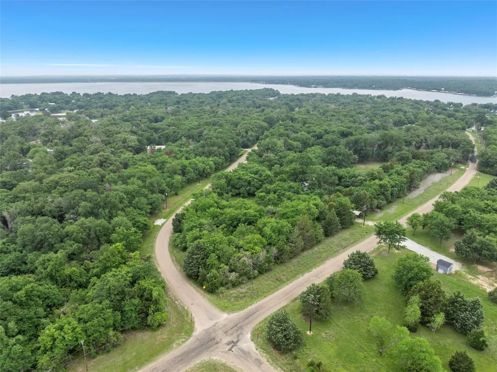 1 Post Oak Loop Thornton, TX 76687