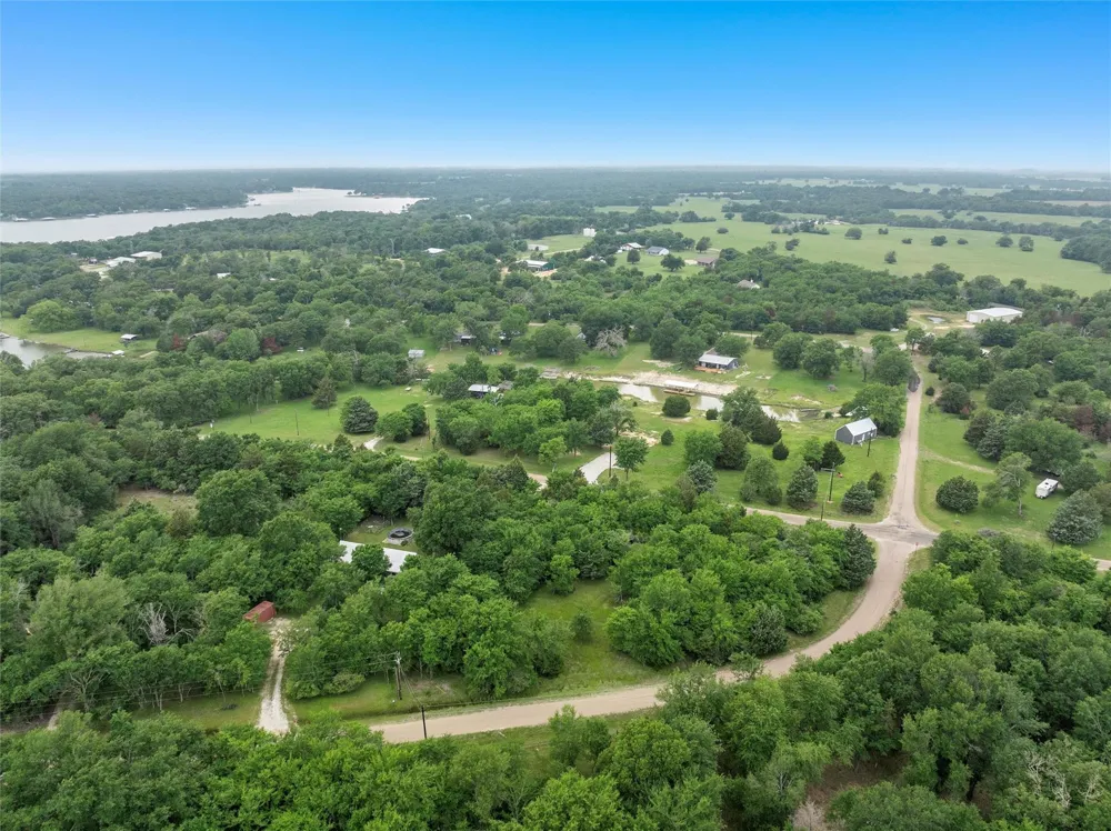 1 Post Oak Loop Thornton, TX 76687
