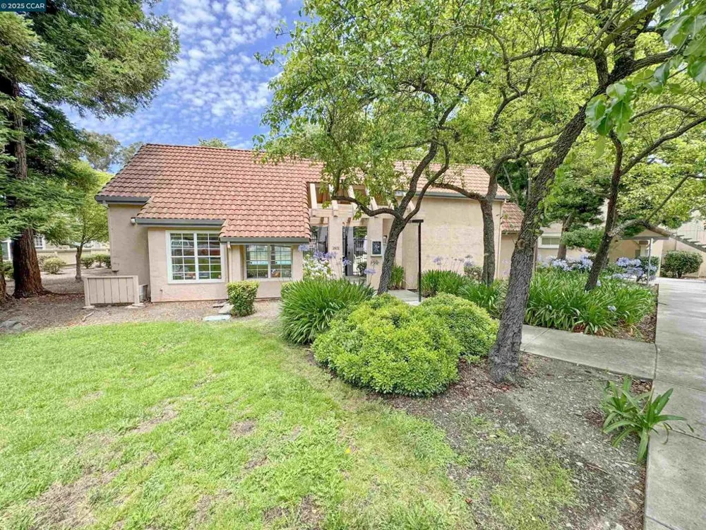 1407 Forest Run Hercules, CA 94547