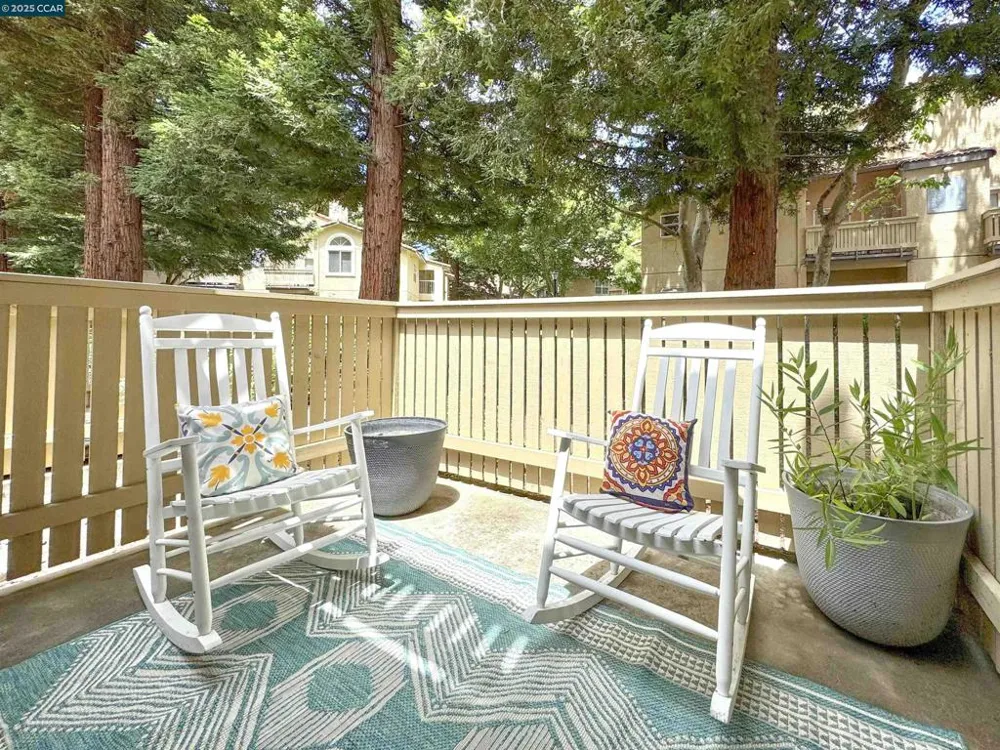 1407 Forest Run Hercules, CA 94547