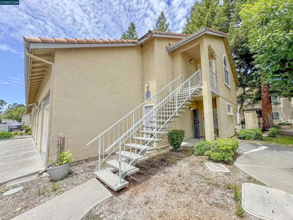 1407 Forest Run Hercules, CA 94547