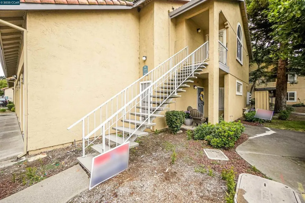 1407 Forest Run Hercules, CA 94547