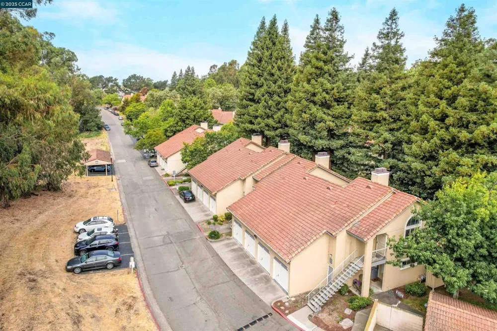 1407 Forest Run Hercules, CA 94547
