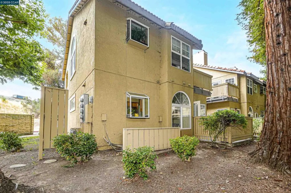 1407 Forest Run Hercules, CA 94547