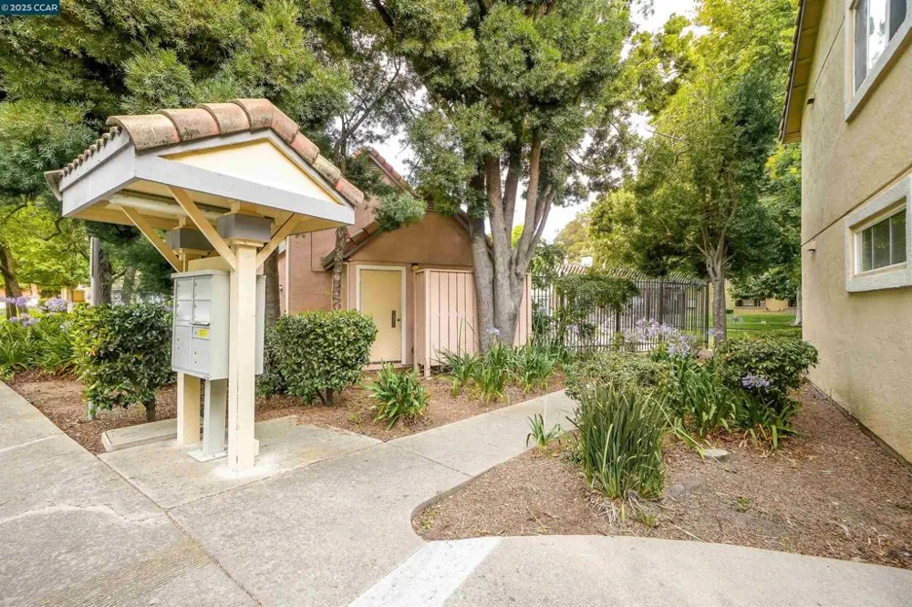 1407 Forest Run Hercules, CA 94547