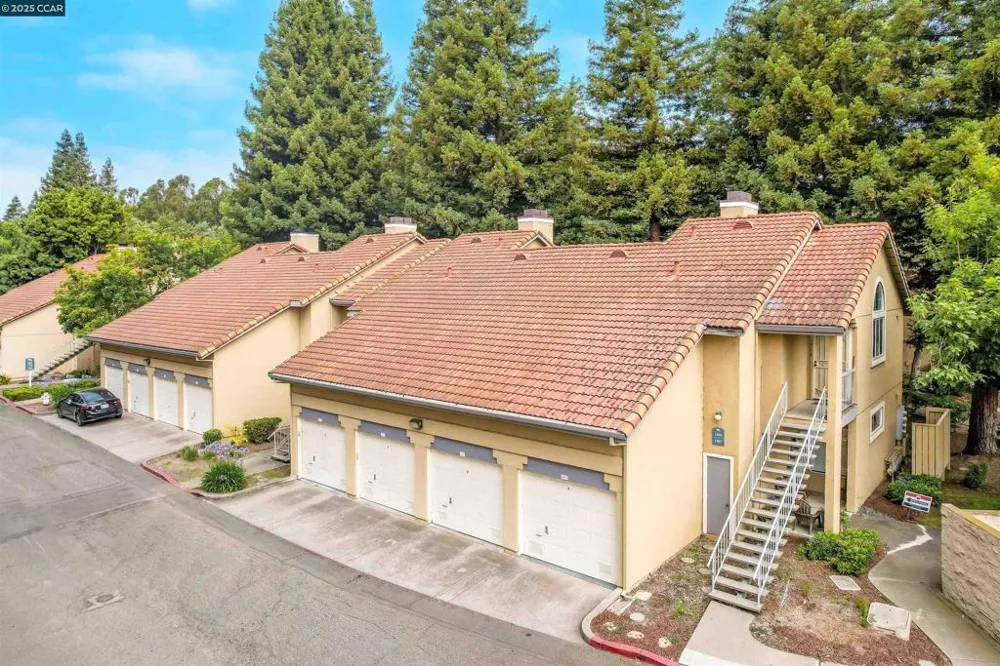 1407 Forest Run Hercules, CA 94547