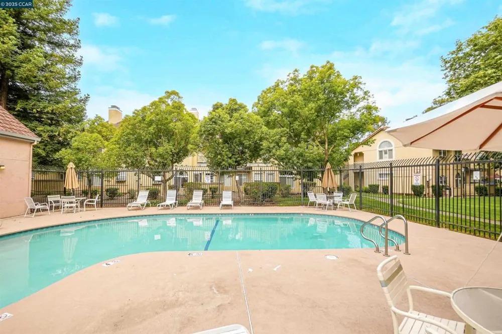 1407 Forest Run Hercules, CA 94547