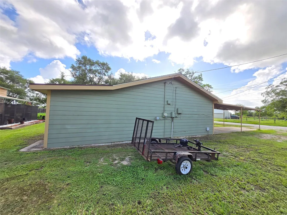 610 E Division Street Edna, TX 77957