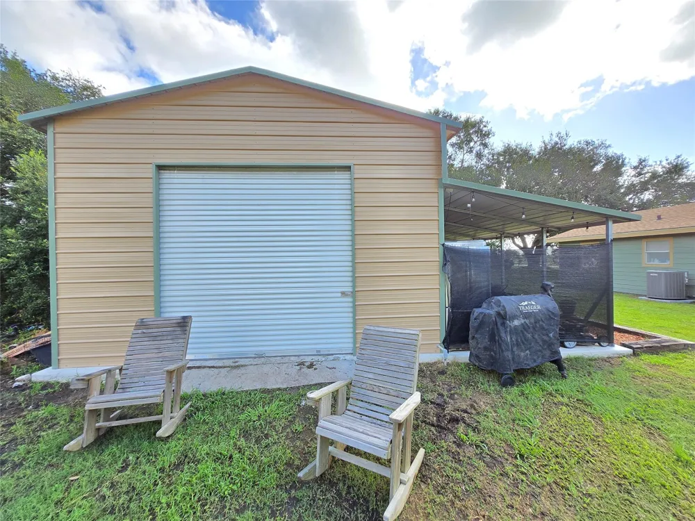 610 E Division Street Edna, TX 77957
