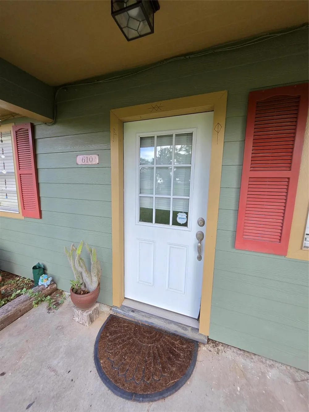 610 E Division Street Edna, TX 77957