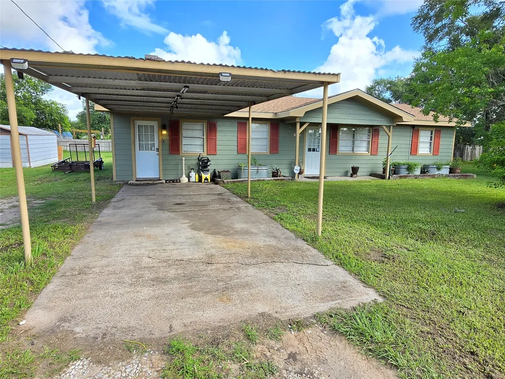 610 E Division Street Edna, TX 77957