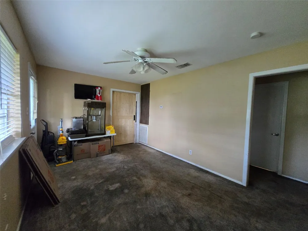 610 E Division Street Edna, TX 77957