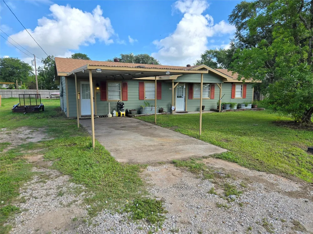 610 E Division Street Edna, TX 77957