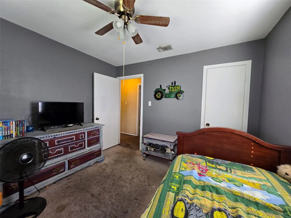 610 E Division Street Edna, TX 77957