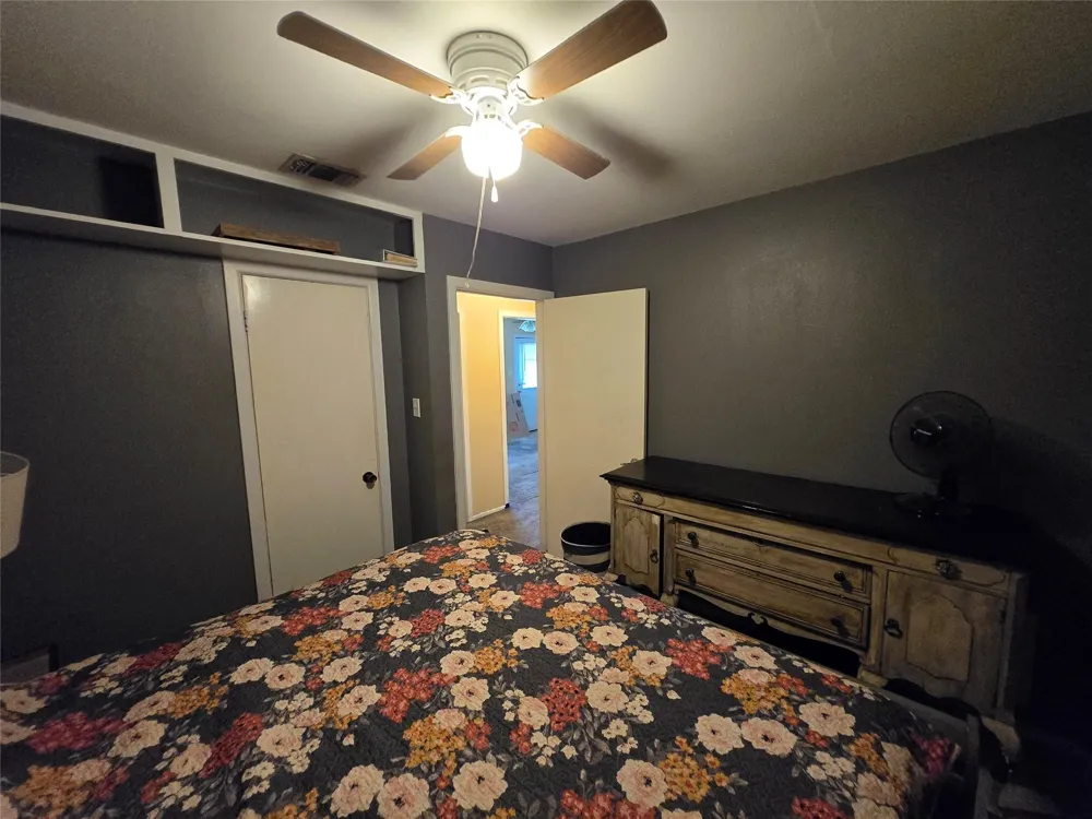 610 E Division Street Edna, TX 77957