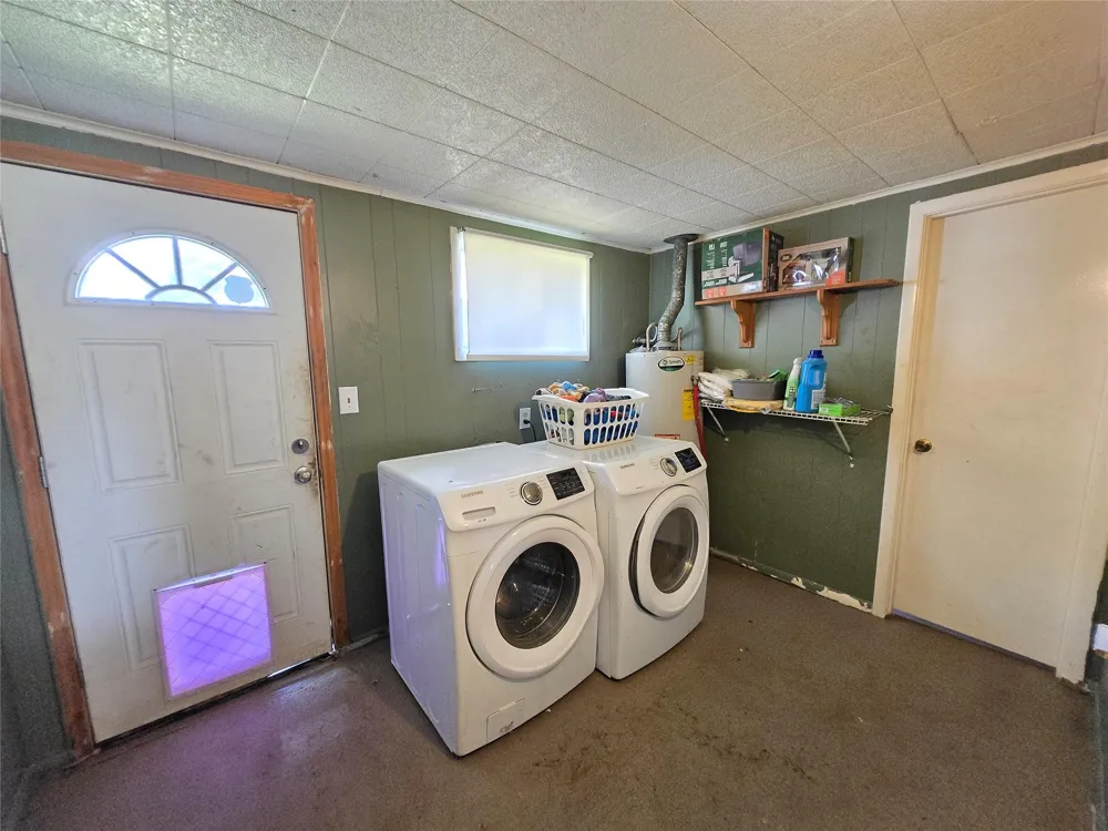 610 E Division Street Edna, TX 77957