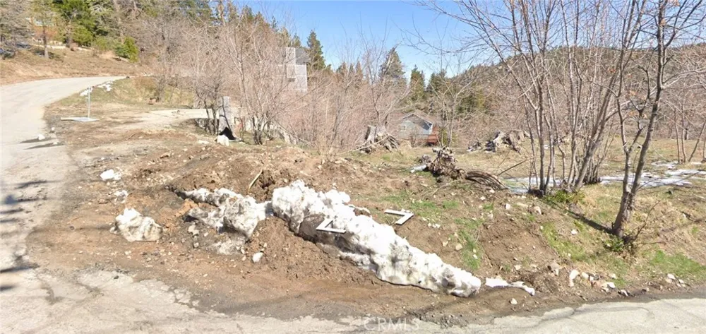 2379 Chicago Drive Running Springs, CA 92382