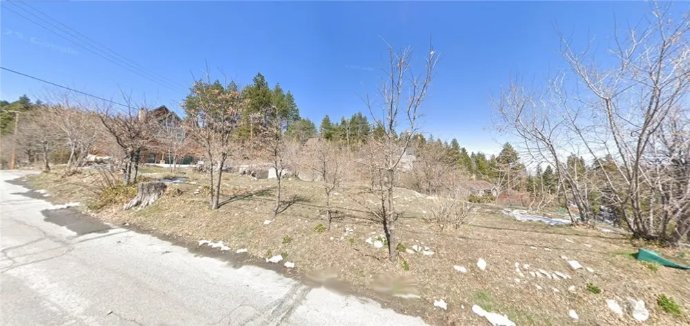 2379 Chicago Drive Running Springs, CA 92382