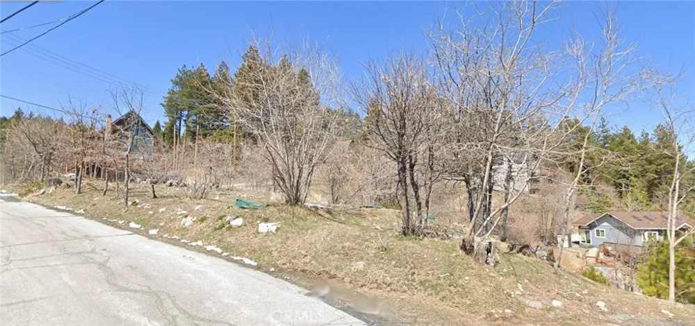 2379 Chicago Drive Running Springs, CA 92382