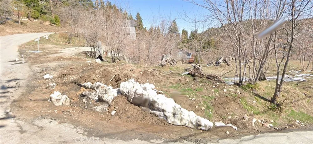 2379 Chicago Drive Running Springs, CA 92382