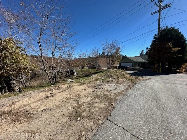 2379 Chicago Drive Running Springs, CA 92382