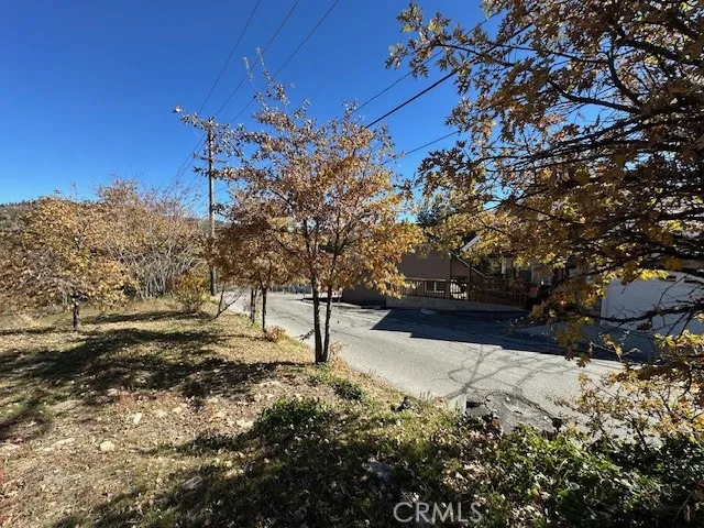 2379 Chicago Drive Running Springs, CA 92382