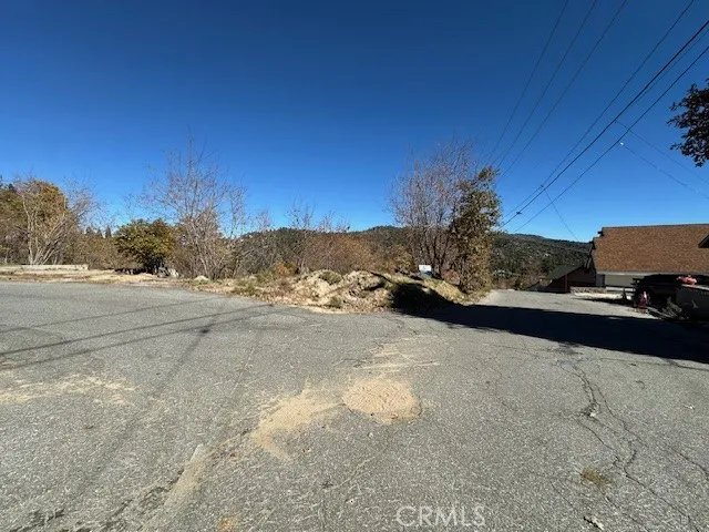2379 Chicago Drive Running Springs, CA 92382