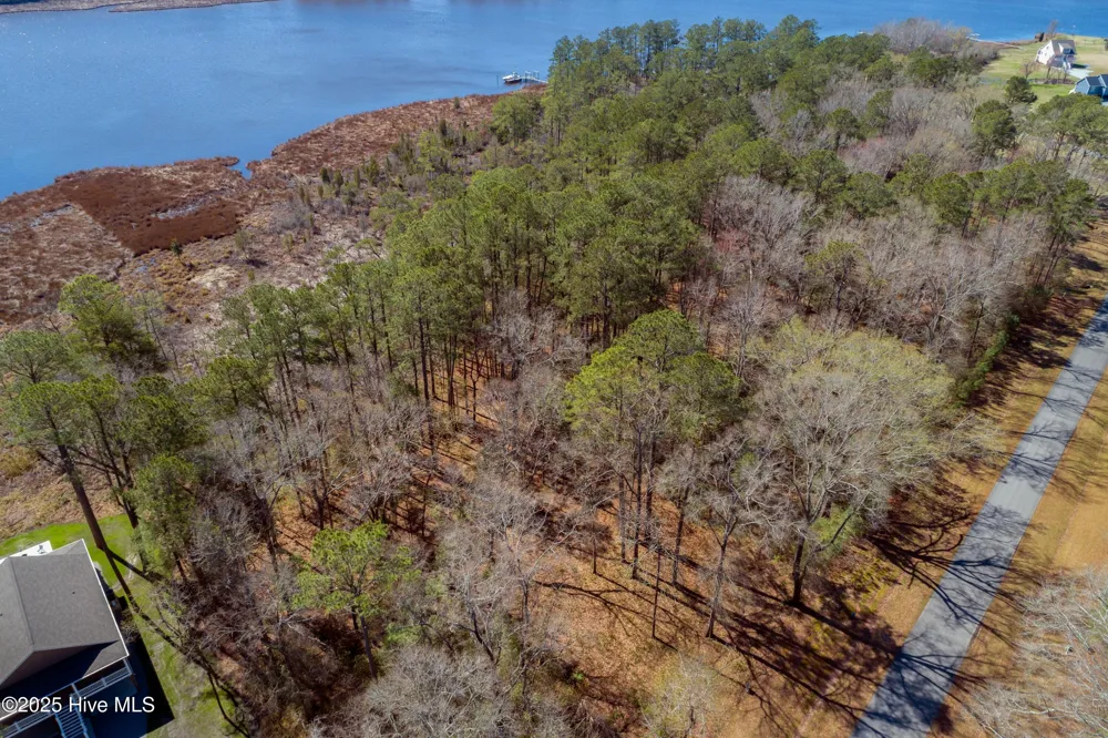 75 Winfield Lane Pinetown, NC 27865