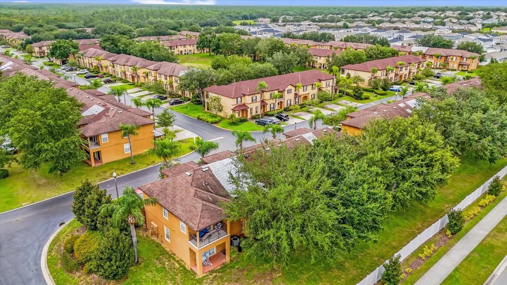 2020 CALABRIA AVENUE Davenport, FL 33897