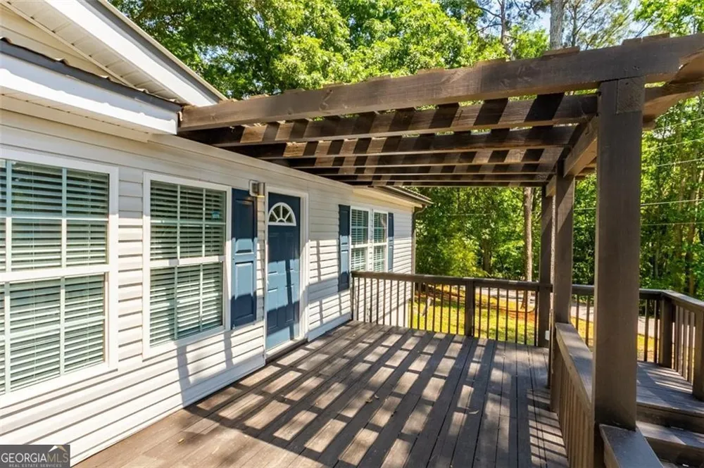 6140 Jones RD Flowery Branch, GA 30542