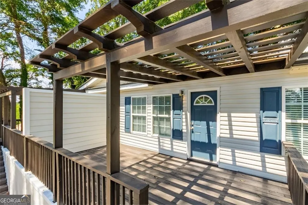6140 Jones RD Flowery Branch, GA 30542