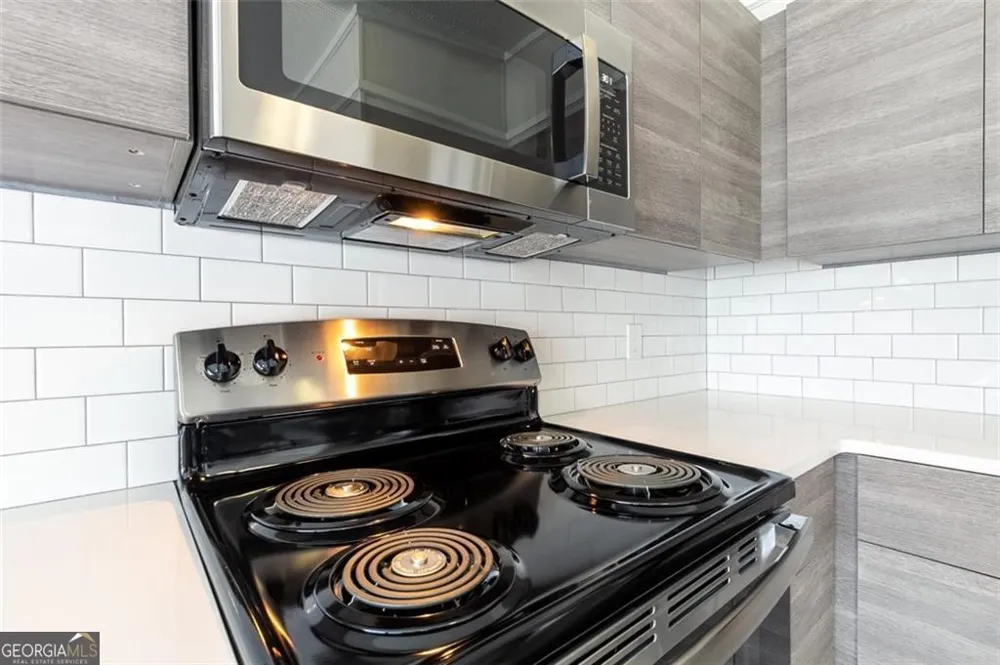 6140 Jones RD Flowery Branch, GA 30542