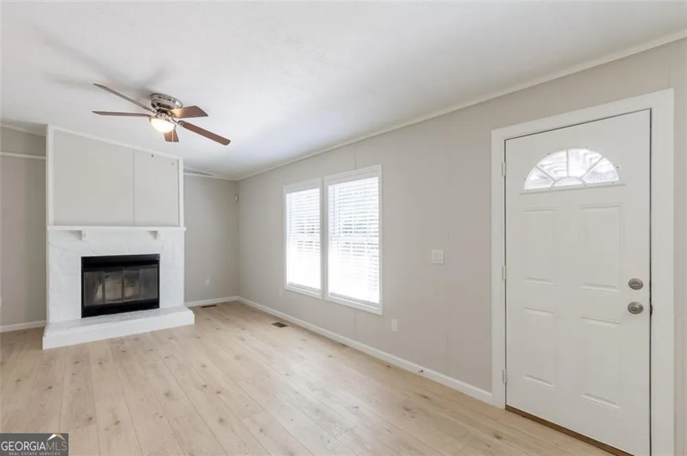 6140 Jones RD Flowery Branch, GA 30542