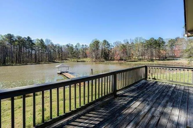 11041 Veterans Memorial Highway Lithia Springs, GA 30122