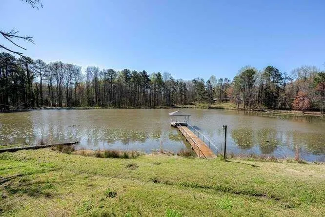 11041 Veterans Memorial Highway Lithia Springs, GA 30122