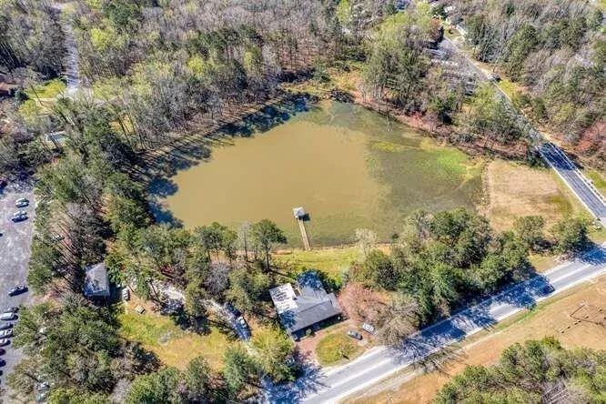 11041 Veterans Memorial Highway Lithia Springs, GA 30122